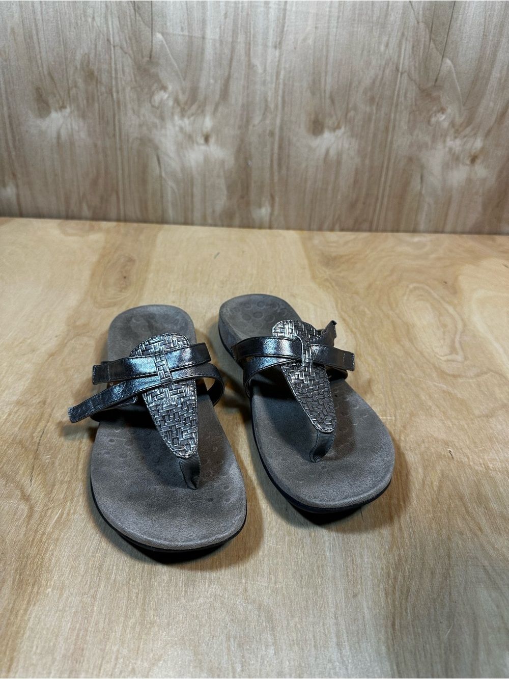 Vionic Women's Silver Woven Toe-Post Sandals